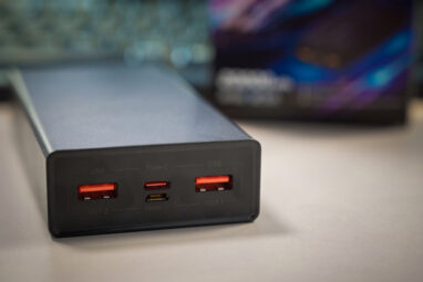 Роз'єми Hölmer NRG-01 Rabbit: Micro-USB, двонаправлений порт USB Type-C, два USB-A