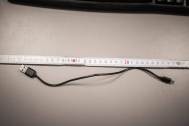 Hölmer NRG-01 Rabbit, фото кабеля USB-A – Type-C довжиною близько 30 см
